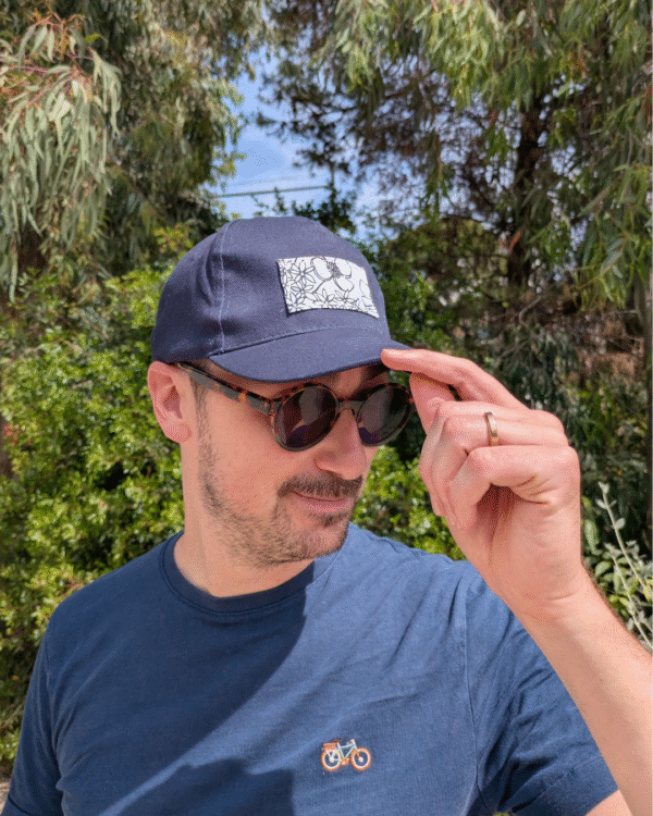 Casquette 2 Broderie personnalisée faite main par En Plein Cœur Créations