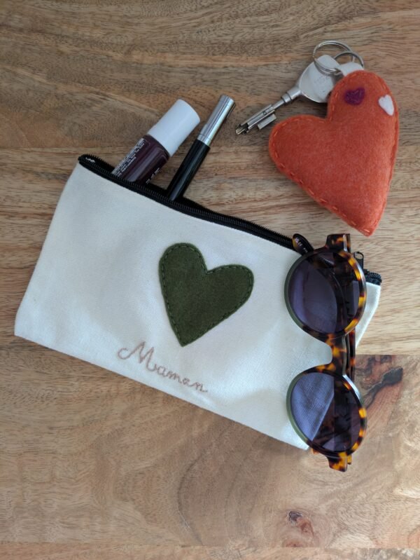 pochette2 Broderie personnalisée faite main par En Plein Cœur Créations